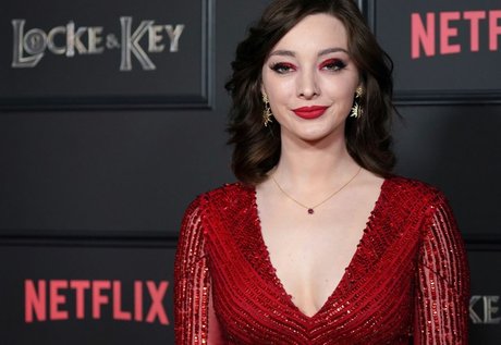 Emma Dumont onlyfans page
