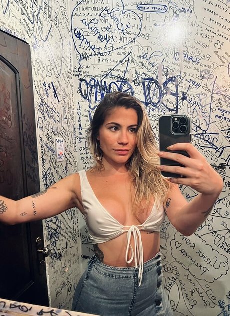 guimaraess1__ onlyfans nude content