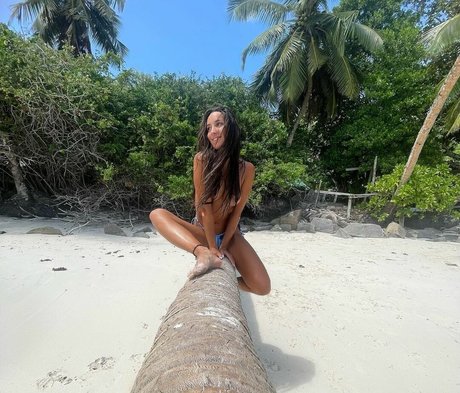 Bea Ortiz onlyfans ass