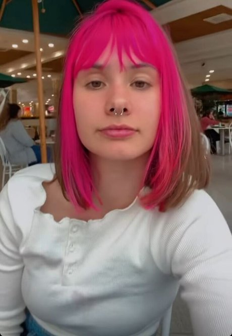 Juliakbarni nudes only fans