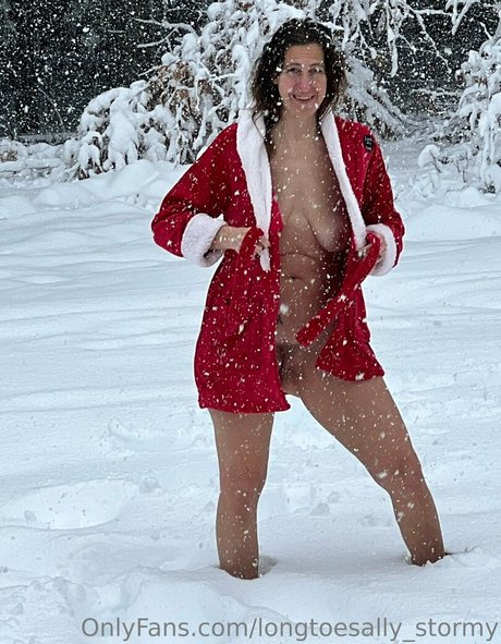 longtoesally stormy only fans