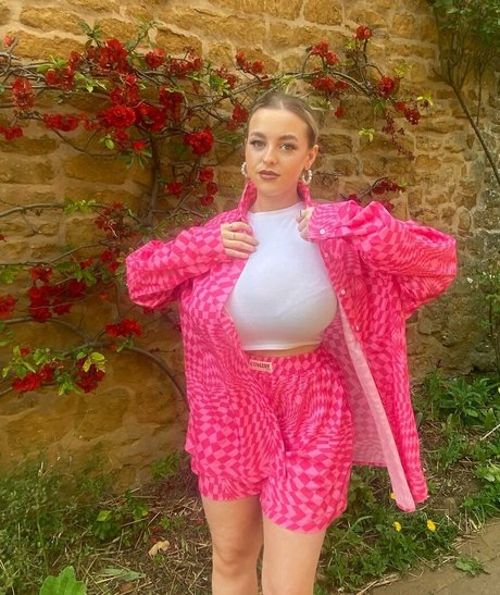 Amber Rose Brightman on onlyfans