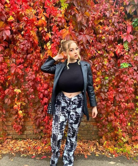 Amber Rose Brightman nude onlyfans pics