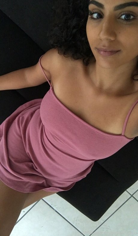 priyasinghxxx onlyfans model photo