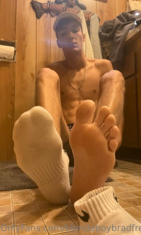 blondeboybradfree onlyfans leak