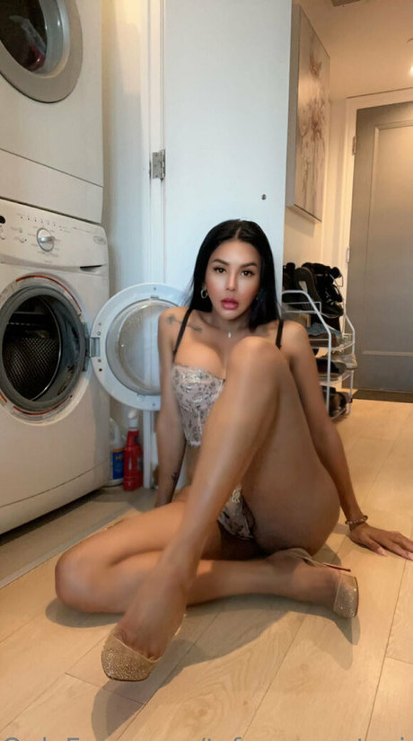 tsfoxyanastasia naked onlyfans pics