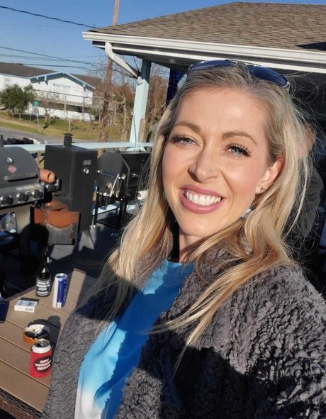 hollyhotwife nude onlyfans