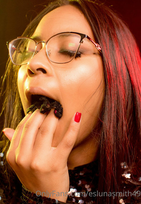 eslunasmith49 free only fans