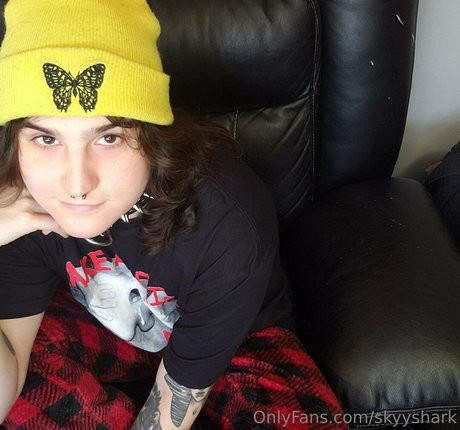 skyyshark onlyfans strip