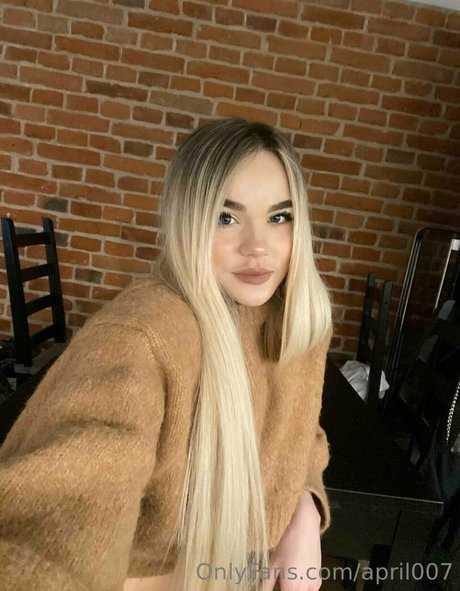 april007 naked onlyfans pics