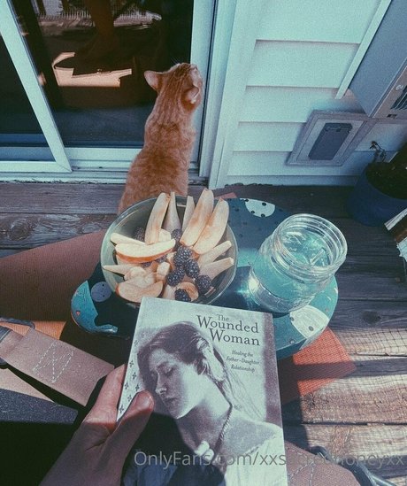 xxsacredhoneyxx only fans porn