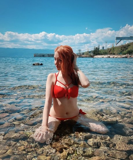 vleafnin onlyfans model images