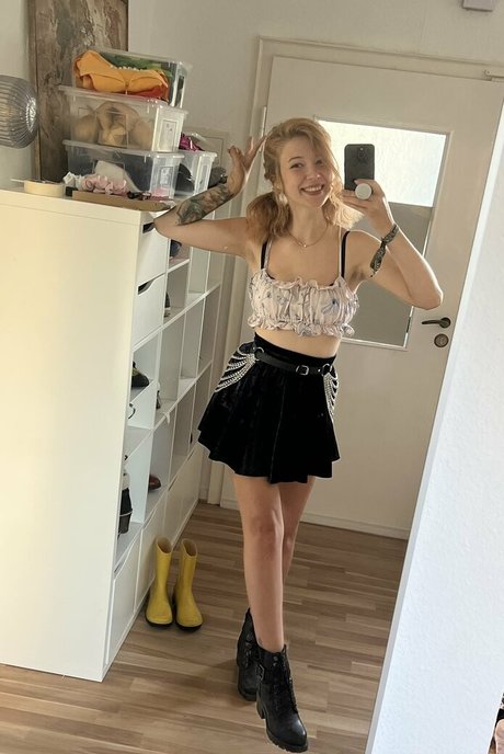 vleafnin onlyfans leaks xxx