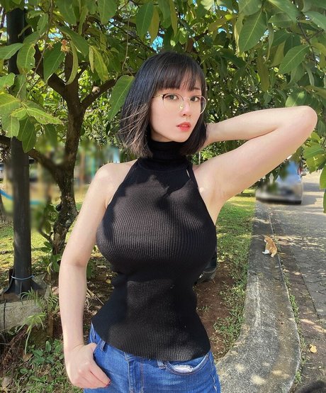 Larissa Rochefort onlyfans content type