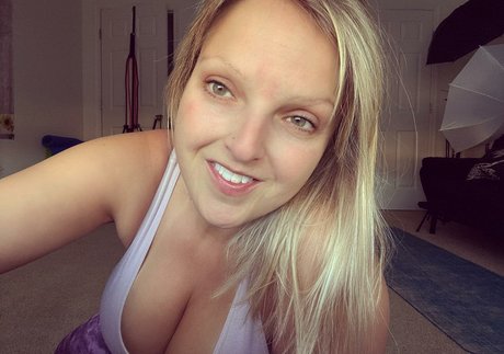 HealthyHappyFitandProud onlyfans sex leaks