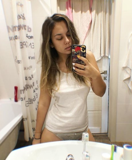 HoneyGirl porn onlyfans leak