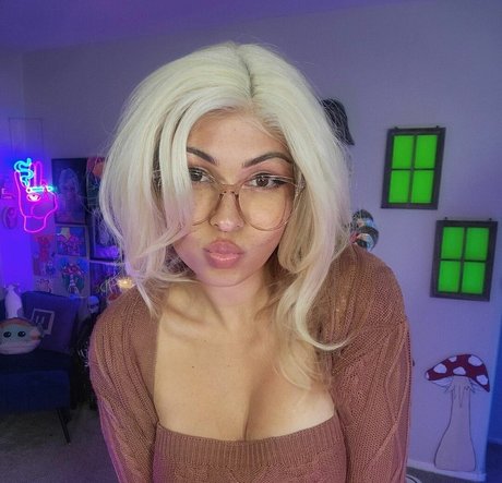 Pinksaltmoon onlyfans model