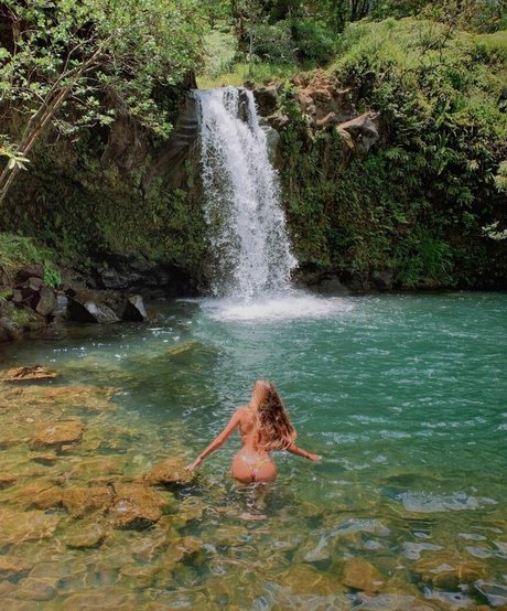 Abby Busick onlyfans page