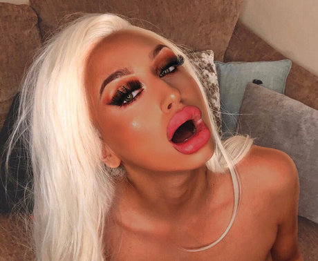 Bimbobrookelle naked onlyfans leaks