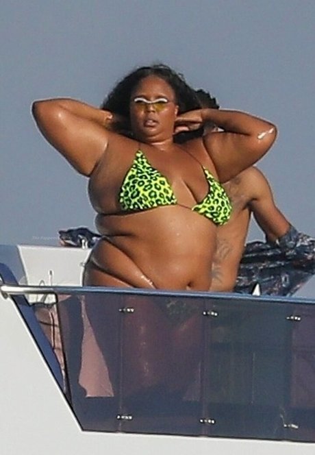 Lizzo only fans photos