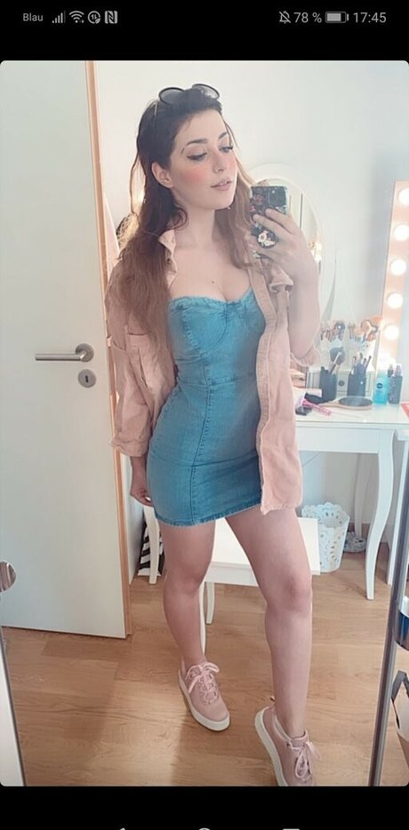 AnniTheDuck onlyfans free porn