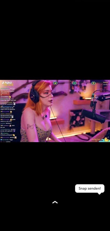 AnniTheDuck onlyfans images