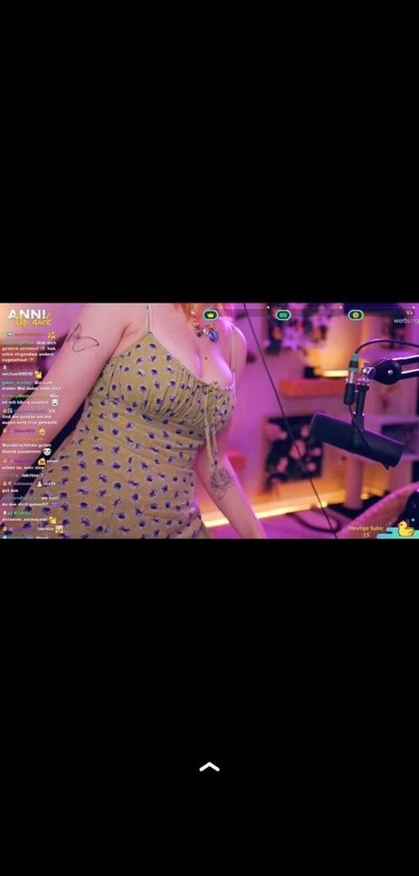 AnniTheDuck desnuda onlyfans