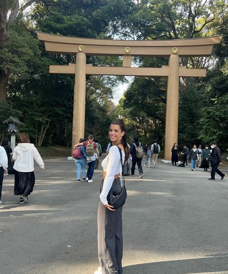 Develique ass onlyfans