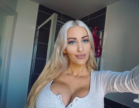 Tamsin Louise Hall onlyfans strip tease