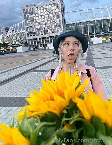 strwbrr onlyfans joi