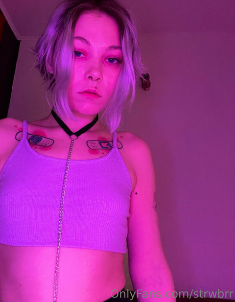 strwbrr leak onlyfans nude