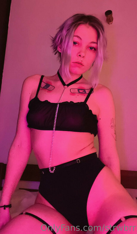 strwbrr only fans leaks