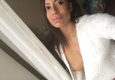 Cassie Del Isla onlyfans model photo