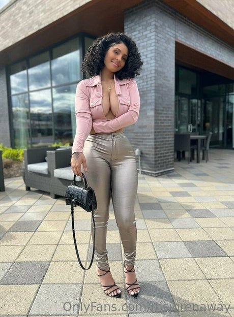 Jasmine Grenaway nude only fans