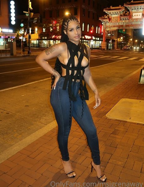 Jasmine Grenaway is on onlyfans