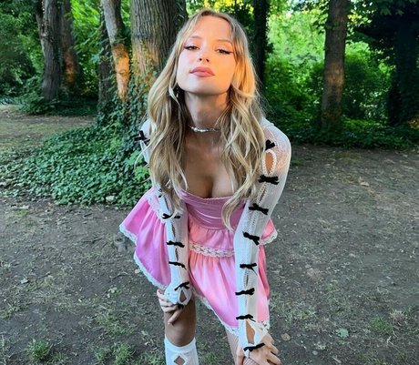 Angele Van Laeken onlyfans leak ass