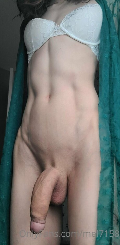 Mel7158 onlyfans model images