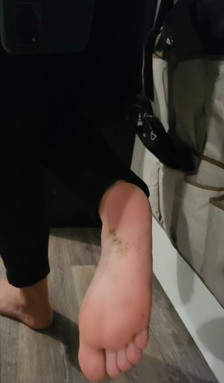 smelliefeetsweetie onlyfans porn