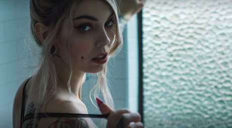 kayleefree onlyfans strip tease