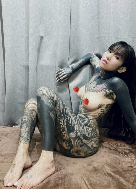 tattedpench onlyfans model