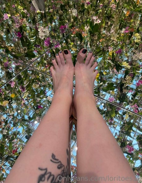 loritoes32 new onlyfans leak