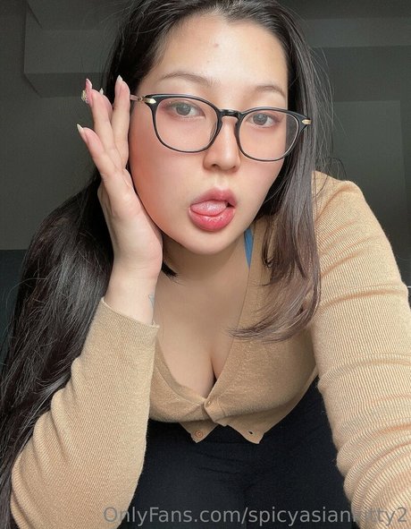 spicyasiankitty2 onlyfans public photos