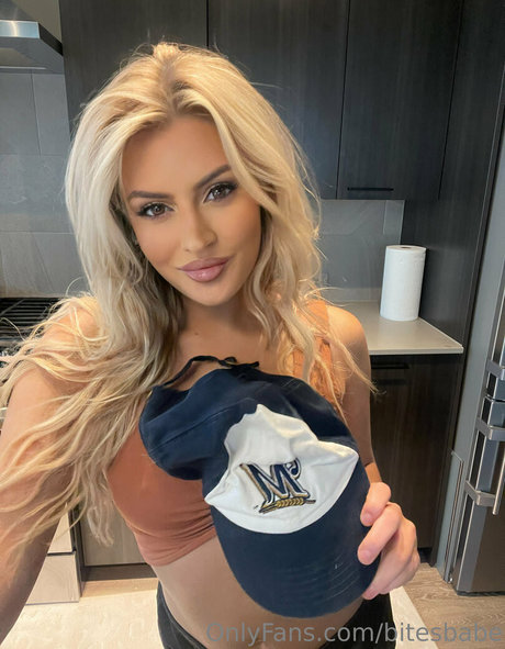 bitesbabe onlyfans model photo