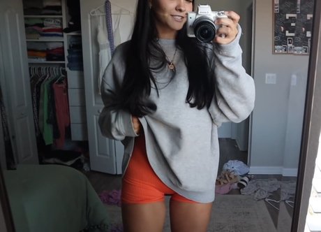 Emma Marie only fans pictures