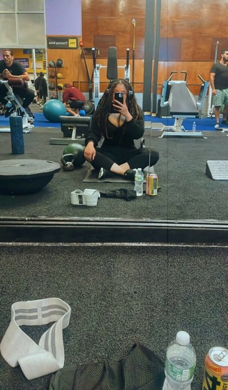 safiyaswrld onlyfans nude pics