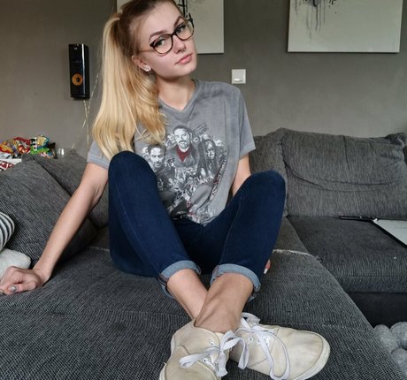 emmyfeetandsocks onlyfans archives