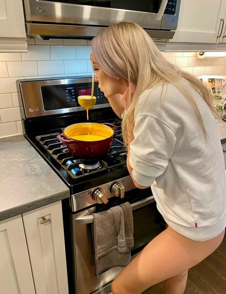 nurseryleigh onlyfans nude tits