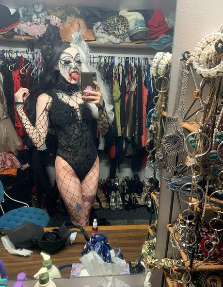 nikasaur onlyfans explicit content