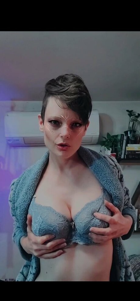 hennanuellerfree nude onlyfans leaked