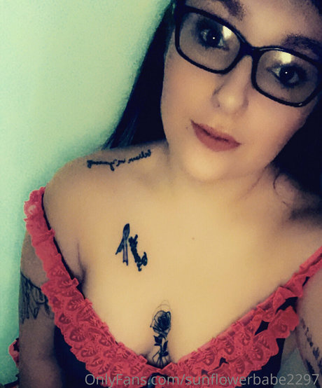 sunflowerbabe2297 new onlyfans leaks